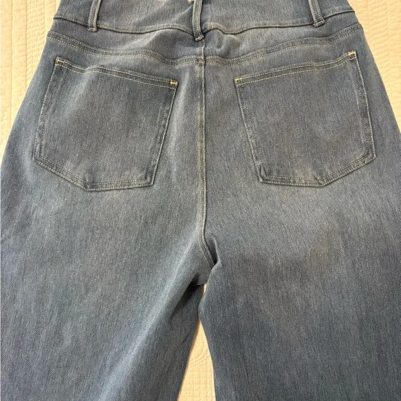 HALARA High Rise Blue Jeans with Button Detail - Picture 4 of 8